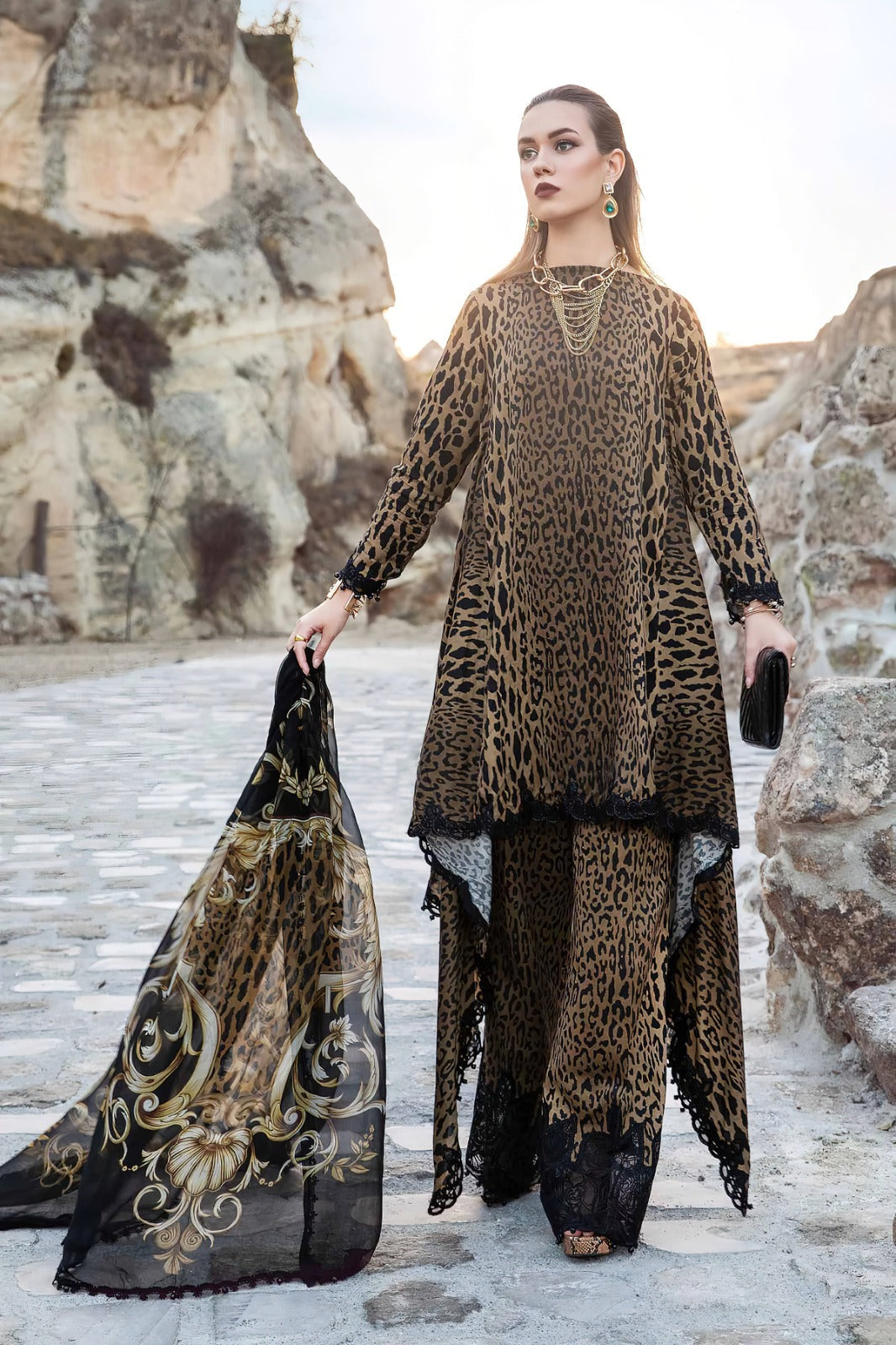 3PC Digital Printed Lawn Unstitched Suit BB004